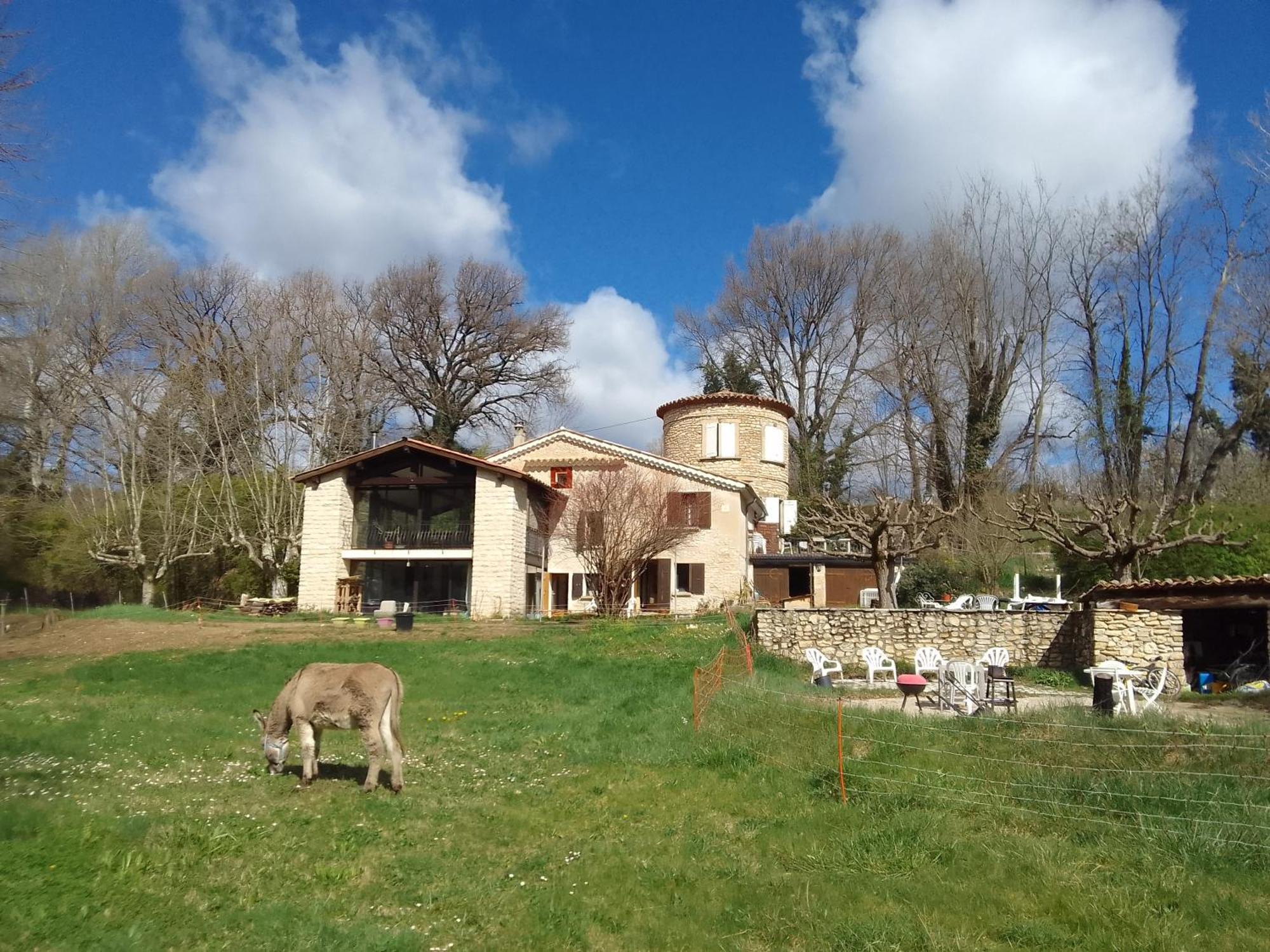 Les Favouilles - Gite & Chambres D Hotes Dauphin Exterior photo