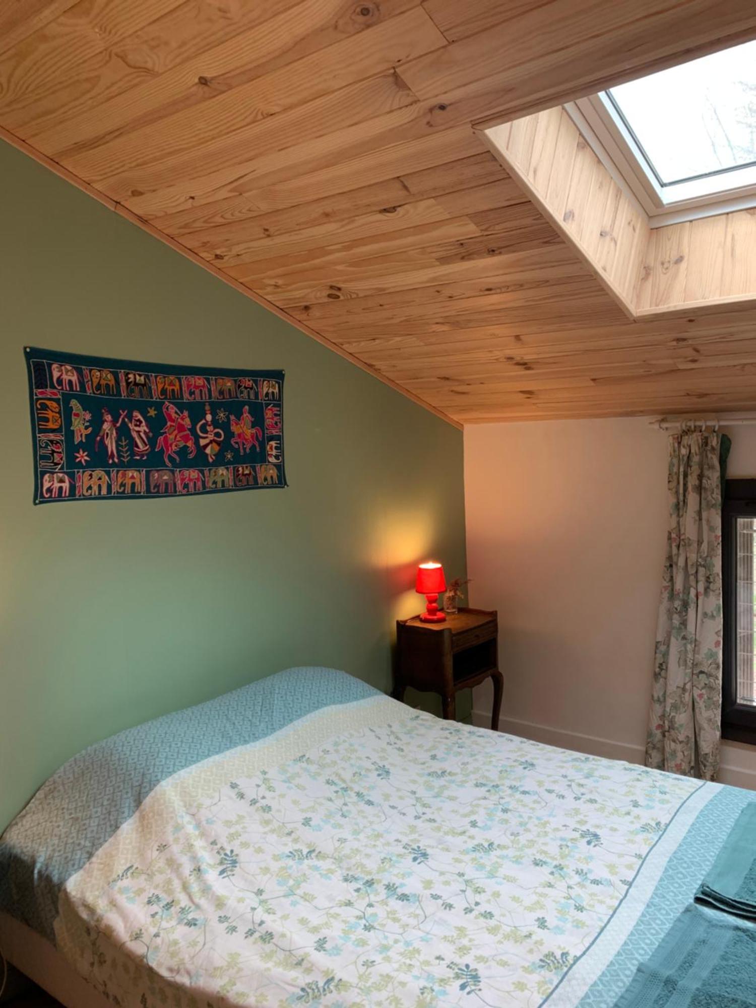 Les Favouilles - Gite & Chambres D Hotes Dauphin Room photo