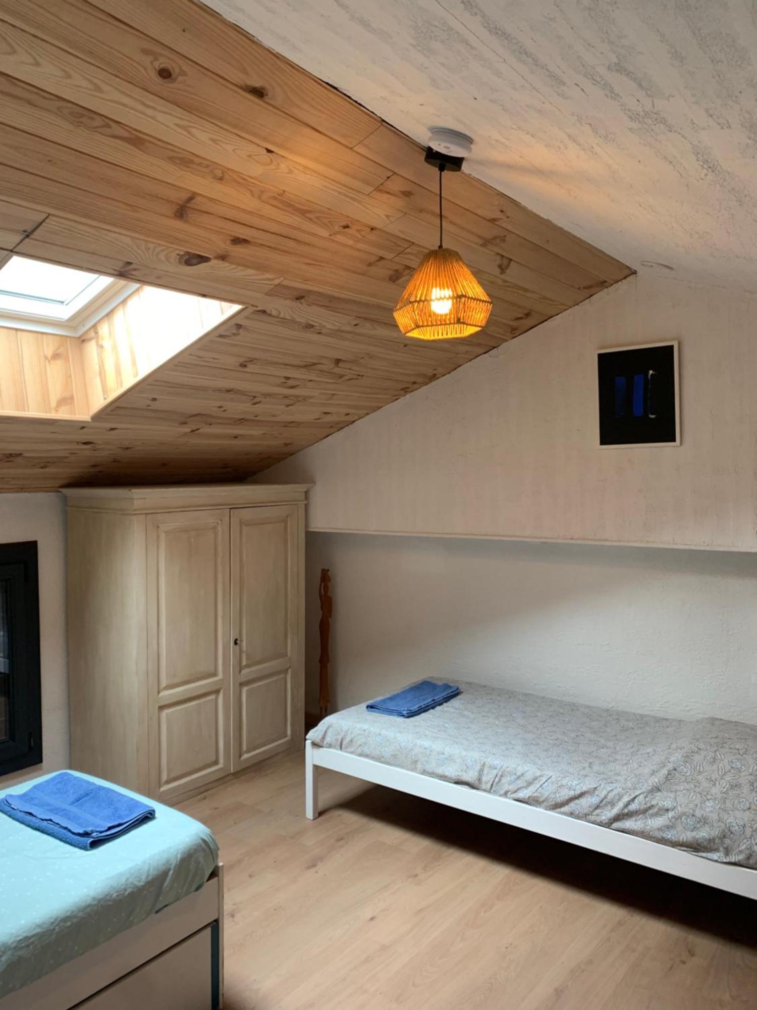 Les Favouilles - Gite & Chambres D Hotes Dauphin Room photo