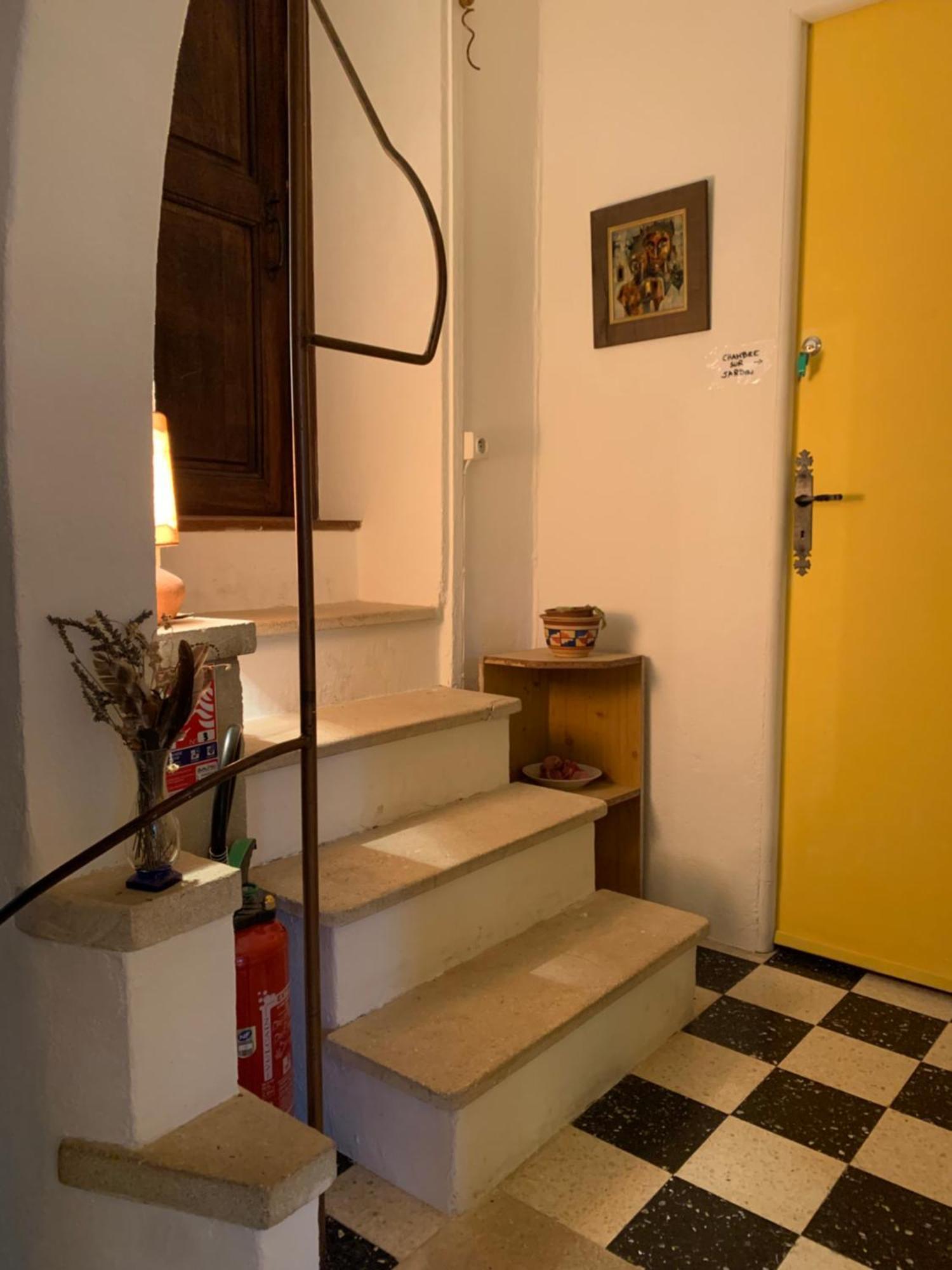 Les Favouilles - Gite & Chambres D Hotes Dauphin Exterior photo